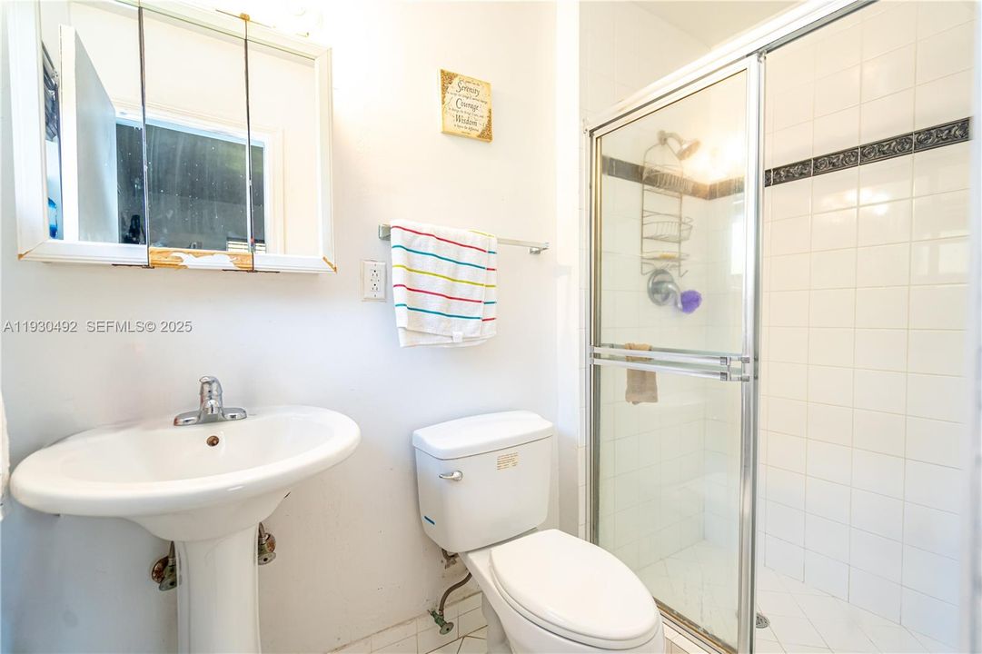 En Venta: $600,000 (4 camas, 2 baños, 1225 Pies cuadrados)