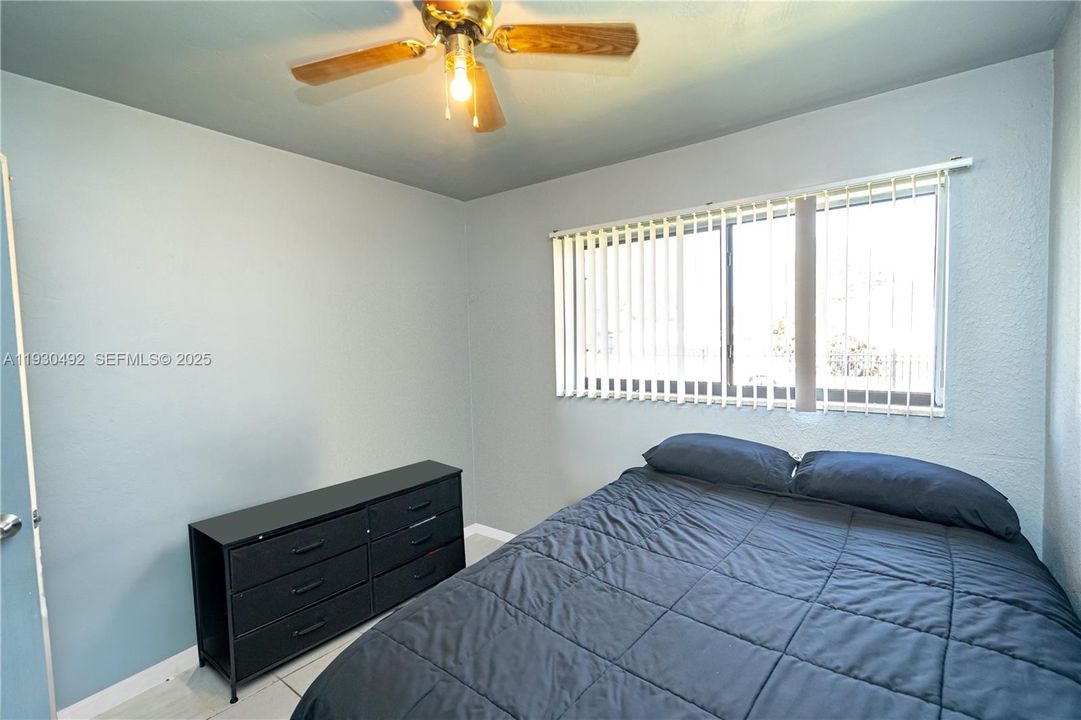 En Venta: $600,000 (4 camas, 2 baños, 1225 Pies cuadrados)