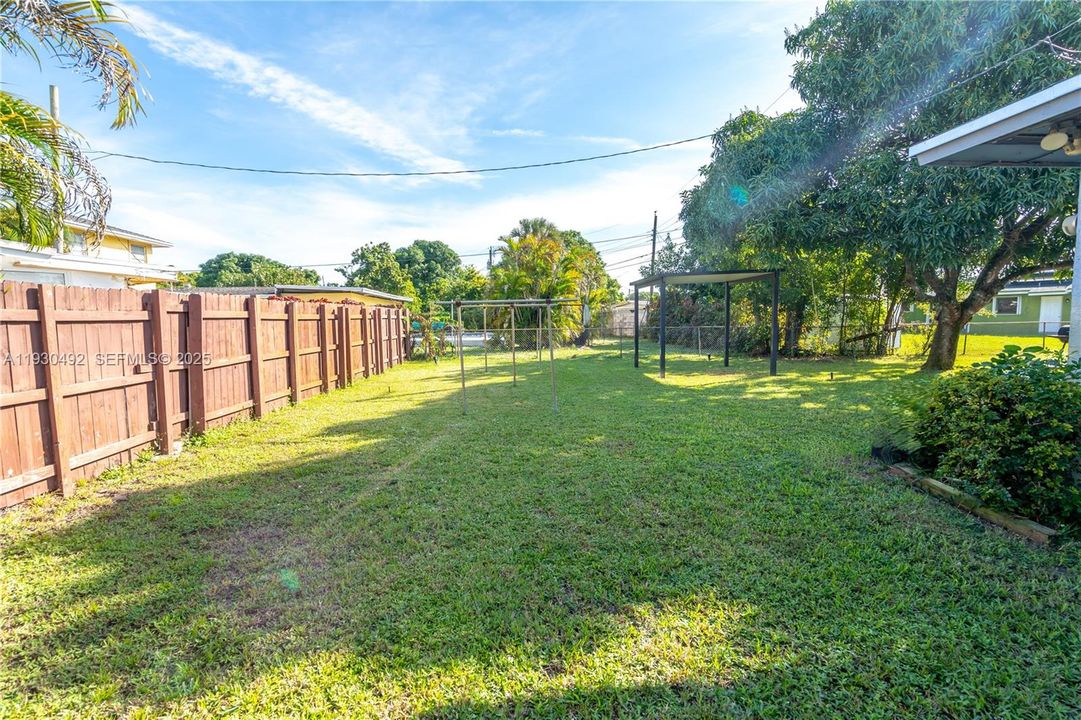 En Venta: $600,000 (4 camas, 2 baños, 1225 Pies cuadrados)