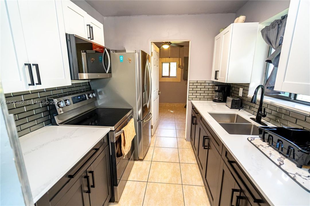 En Venta: $600,000 (4 camas, 2 baños, 1225 Pies cuadrados)