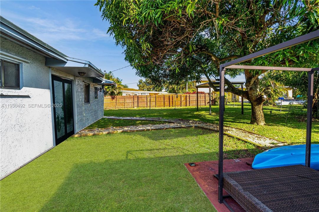 En Venta: $600,000 (4 camas, 2 baños, 1225 Pies cuadrados)