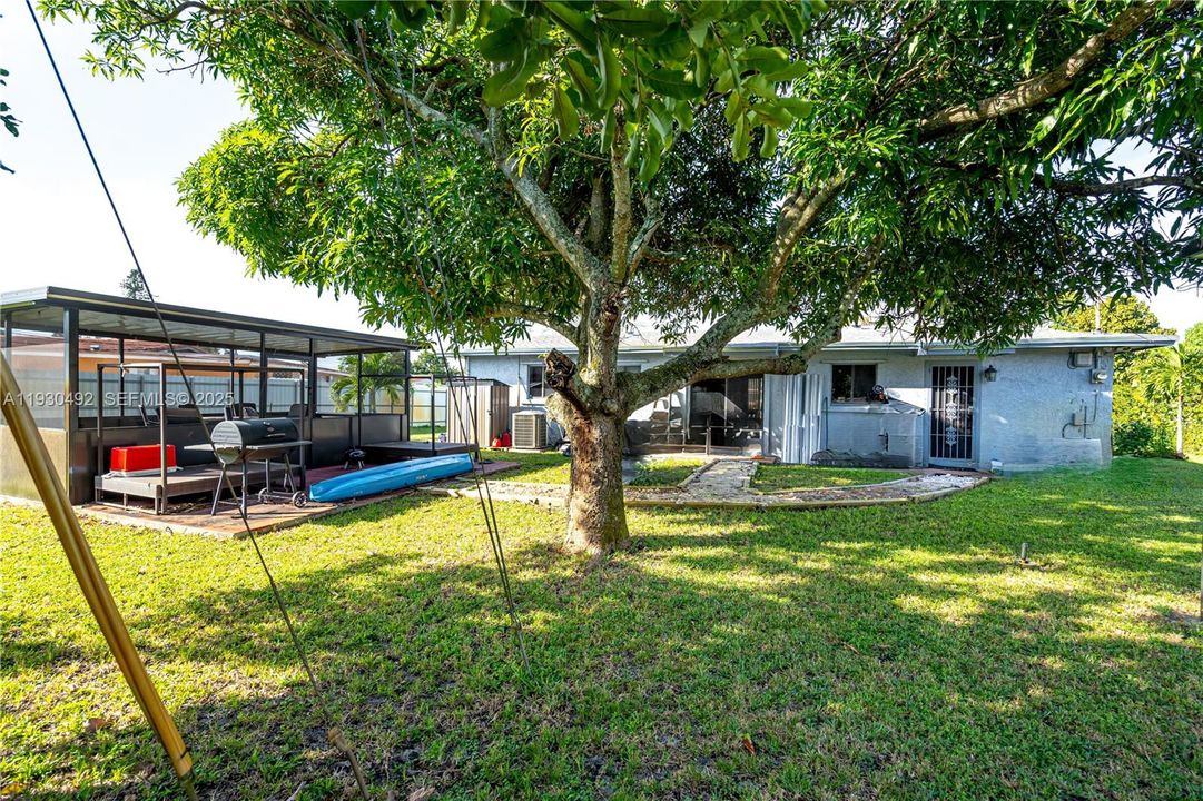 En Venta: $600,000 (4 camas, 2 baños, 1225 Pies cuadrados)