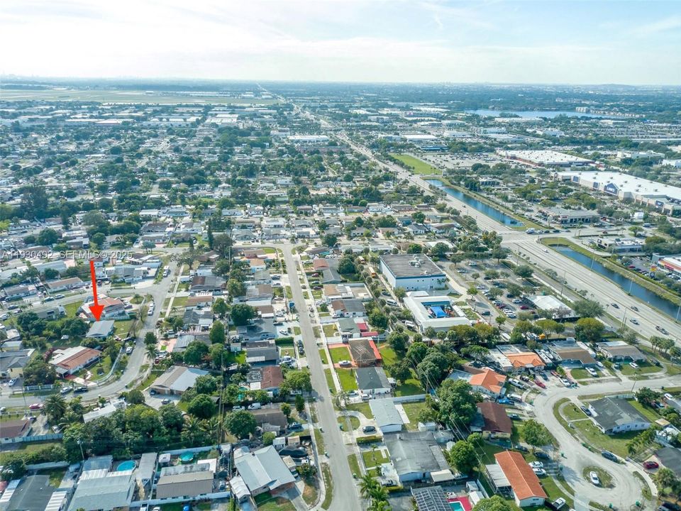 En Venta: $600,000 (4 camas, 2 baños, 1225 Pies cuadrados)