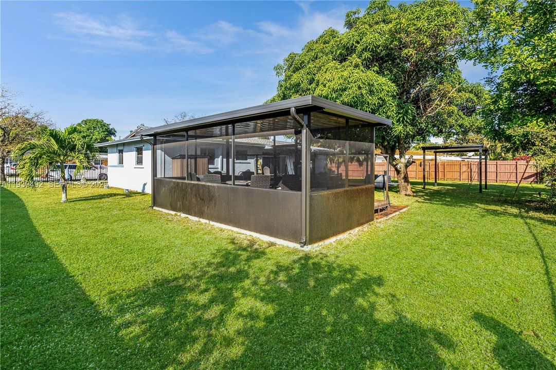 En Venta: $600,000 (4 camas, 2 baños, 1225 Pies cuadrados)