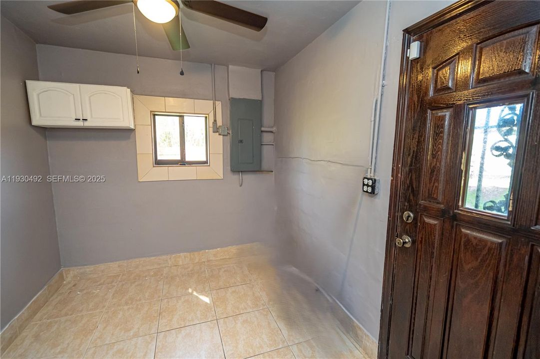 En Venta: $600,000 (4 camas, 2 baños, 1225 Pies cuadrados)