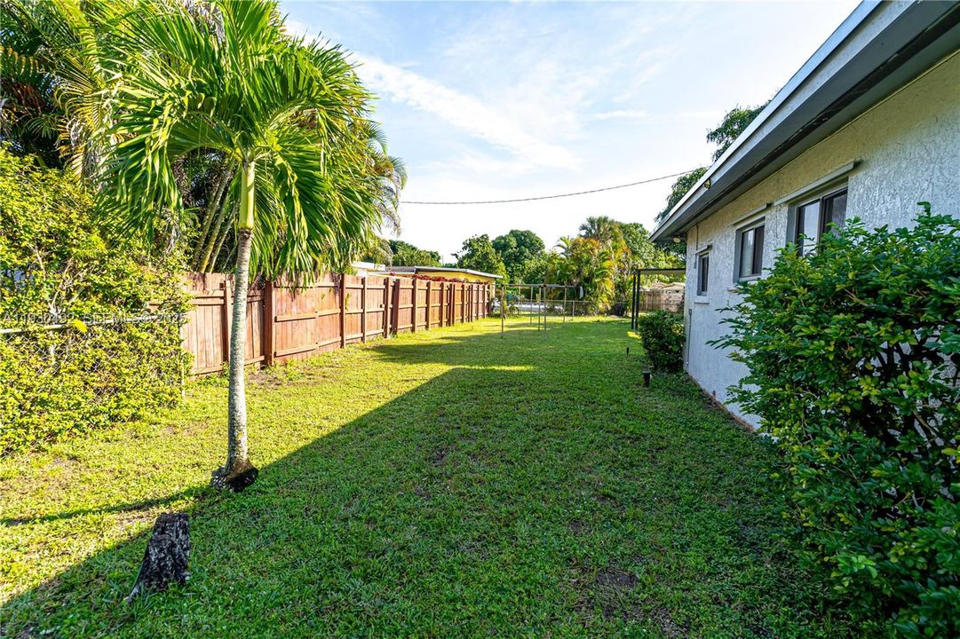 En Venta: $600,000 (4 camas, 2 baños, 1225 Pies cuadrados)