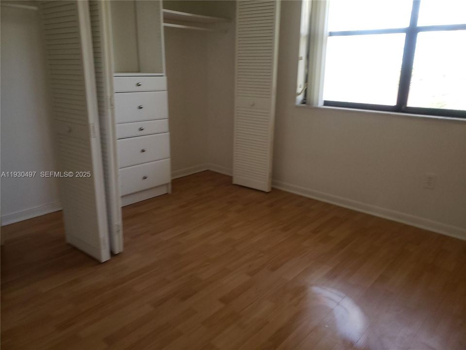 For Rent: $2,450 (2 beds, 2 baths, 1428 Square Feet)