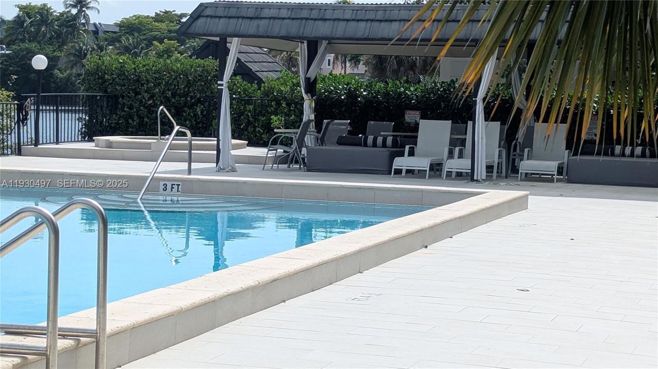 For Rent: $2,450 (2 beds, 2 baths, 1428 Square Feet)