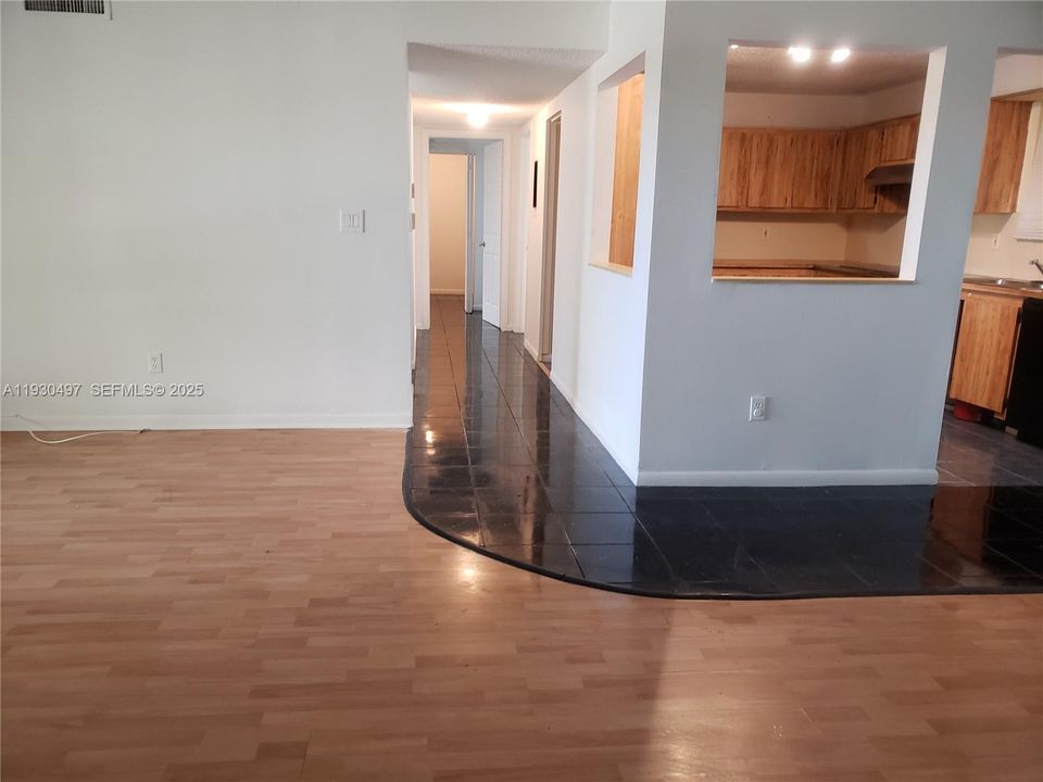 For Rent: $2,450 (2 beds, 2 baths, 1428 Square Feet)