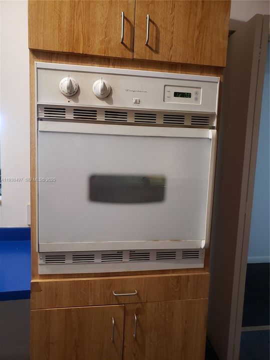 For Rent: $2,450 (2 beds, 2 baths, 1428 Square Feet)