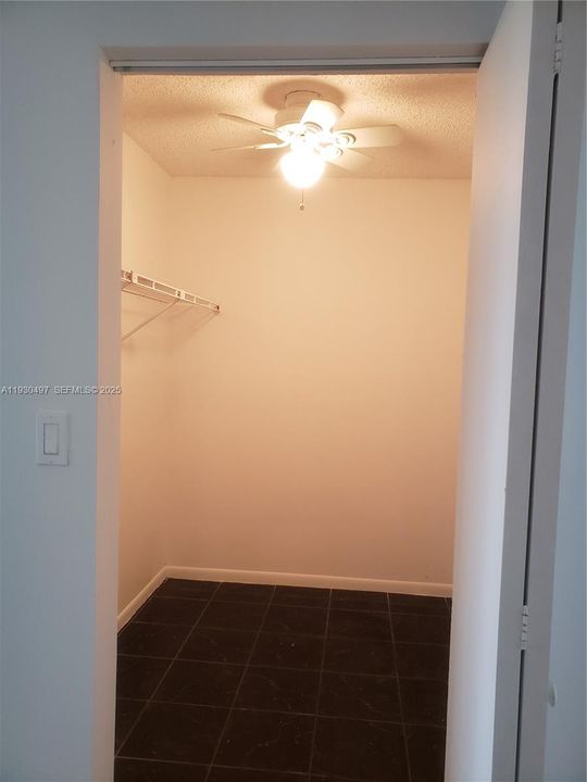 For Rent: $2,450 (2 beds, 2 baths, 1428 Square Feet)