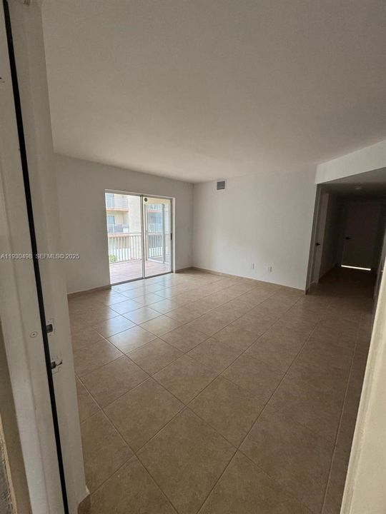 En Venta: $279,000 (2 camas, 2 baños, 1106 Pies cuadrados)