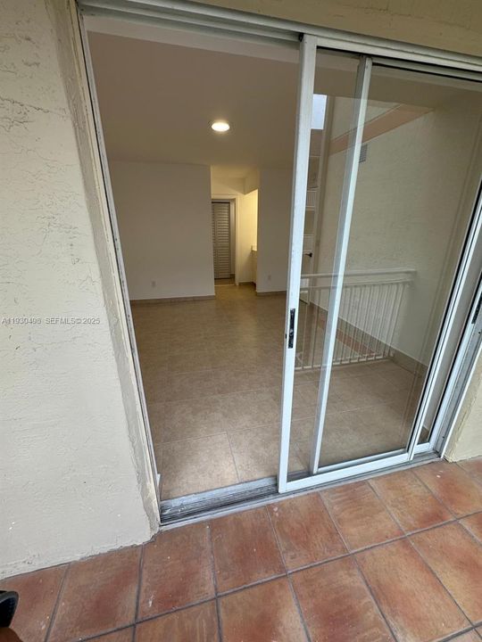 En Venta: $279,000 (2 camas, 2 baños, 1106 Pies cuadrados)