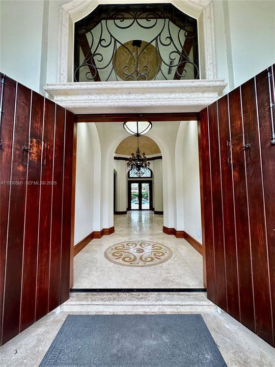 出租: $30,000 (6 贝兹, 6 浴室, 7739 平方英尺)