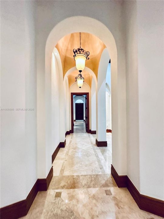 出租: $30,000 (6 贝兹, 6 浴室, 7739 平方英尺)