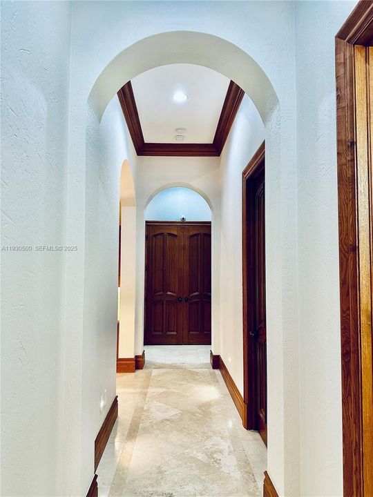 出租: $30,000 (6 贝兹, 6 浴室, 7739 平方英尺)