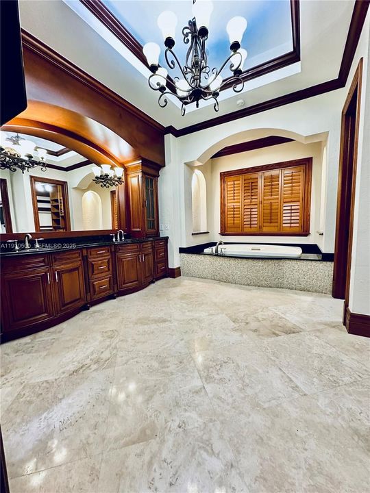 出租: $30,000 (6 贝兹, 6 浴室, 7739 平方英尺)