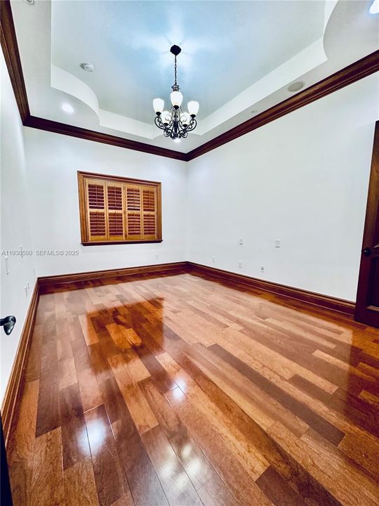 出租: $30,000 (6 贝兹, 6 浴室, 7739 平方英尺)