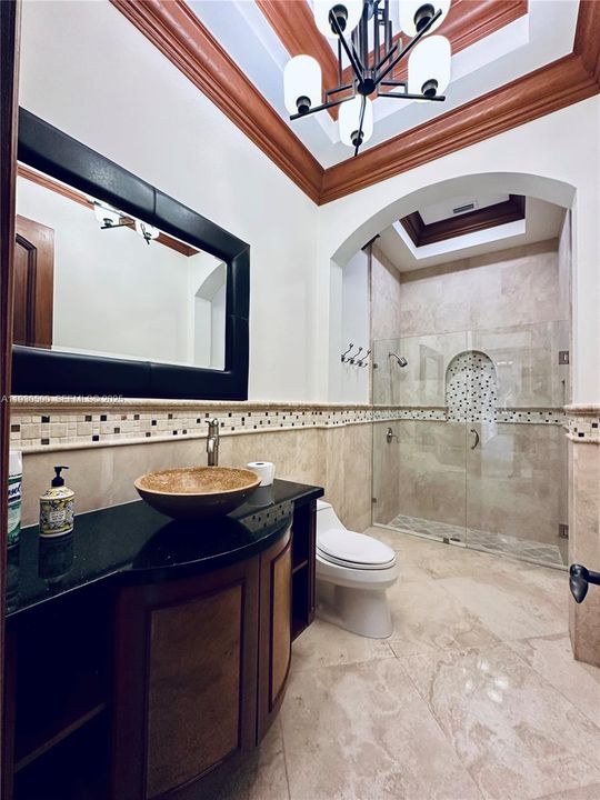 出租: $30,000 (6 贝兹, 6 浴室, 7739 平方英尺)