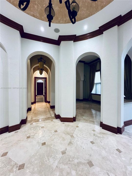 出租: $30,000 (6 贝兹, 6 浴室, 7739 平方英尺)