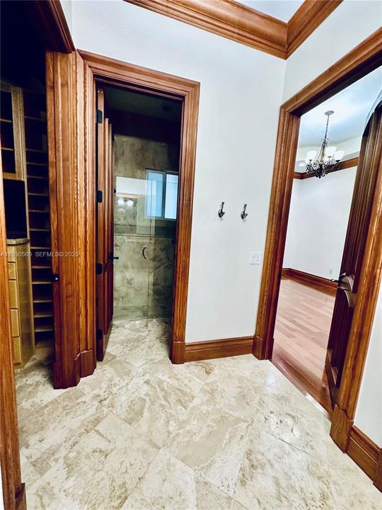 出租: $30,000 (6 贝兹, 6 浴室, 7739 平方英尺)