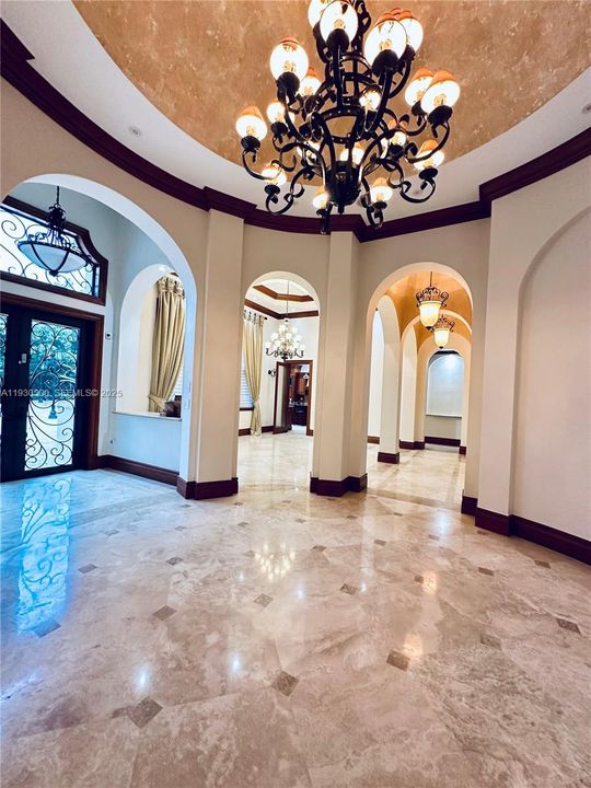 出租: $30,000 (6 贝兹, 6 浴室, 7739 平方英尺)