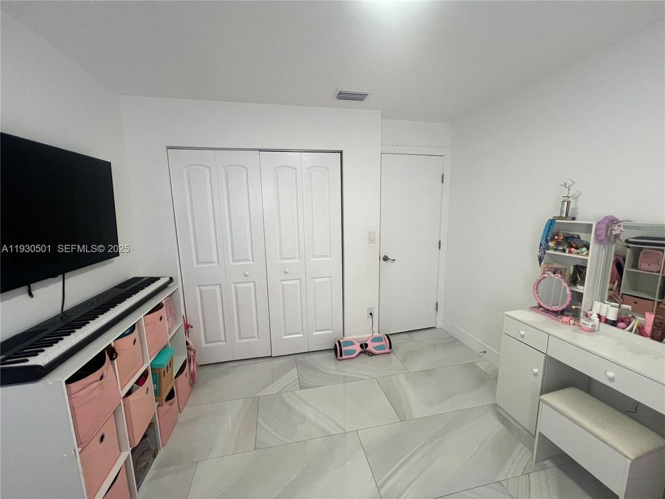 En Venta: $890,000 (3 camas, 2 baños, 1586 Pies cuadrados)