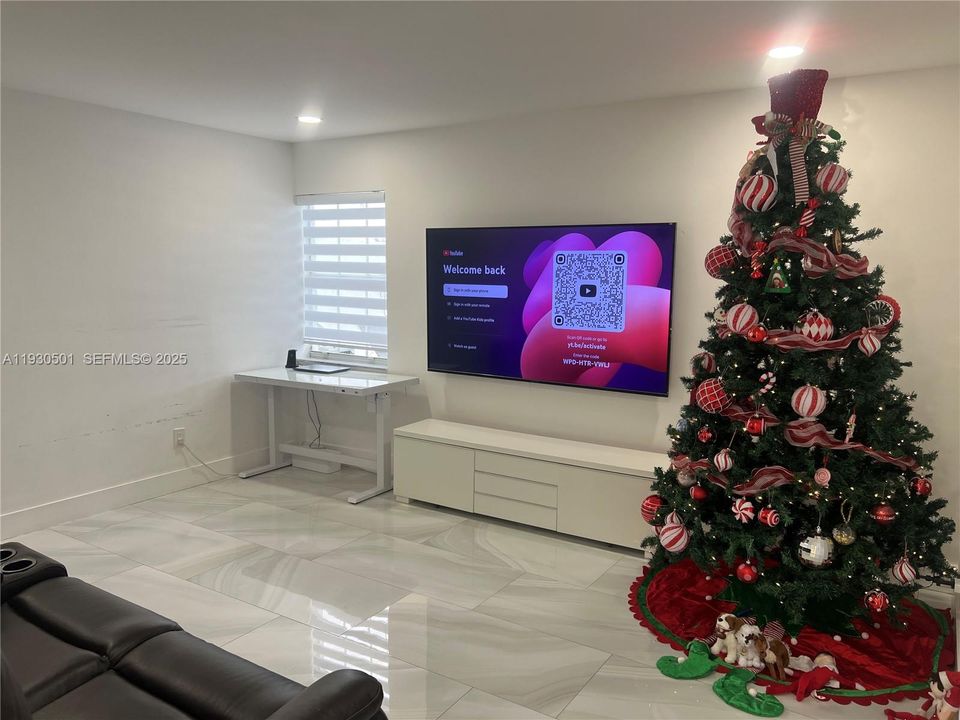 En Venta: $890,000 (3 camas, 2 baños, 1586 Pies cuadrados)