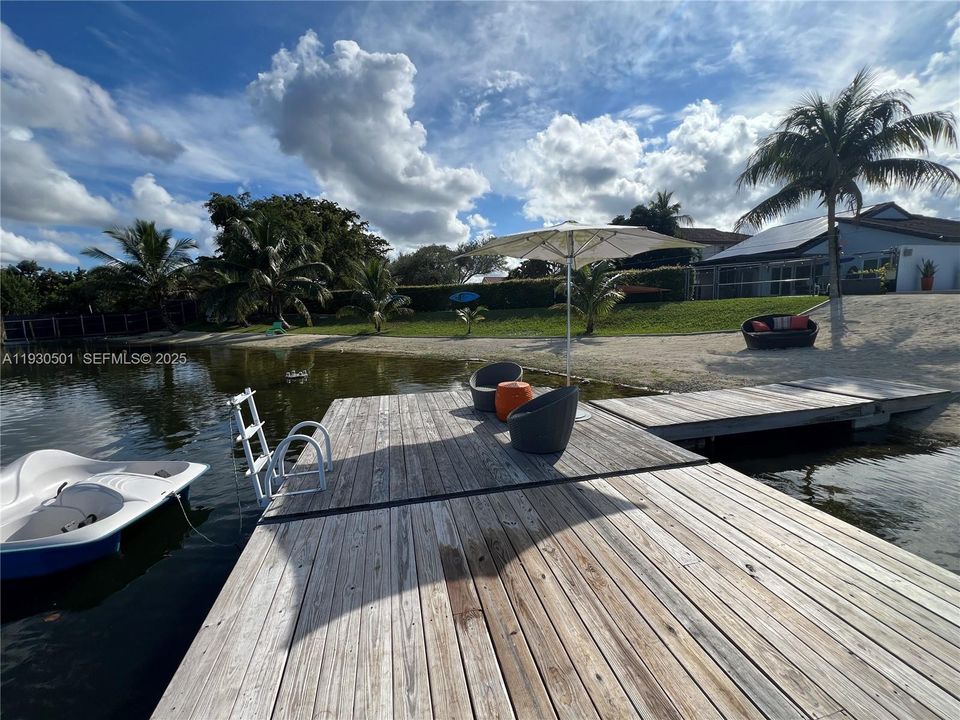 En Venta: $890,000 (3 camas, 2 baños, 1586 Pies cuadrados)