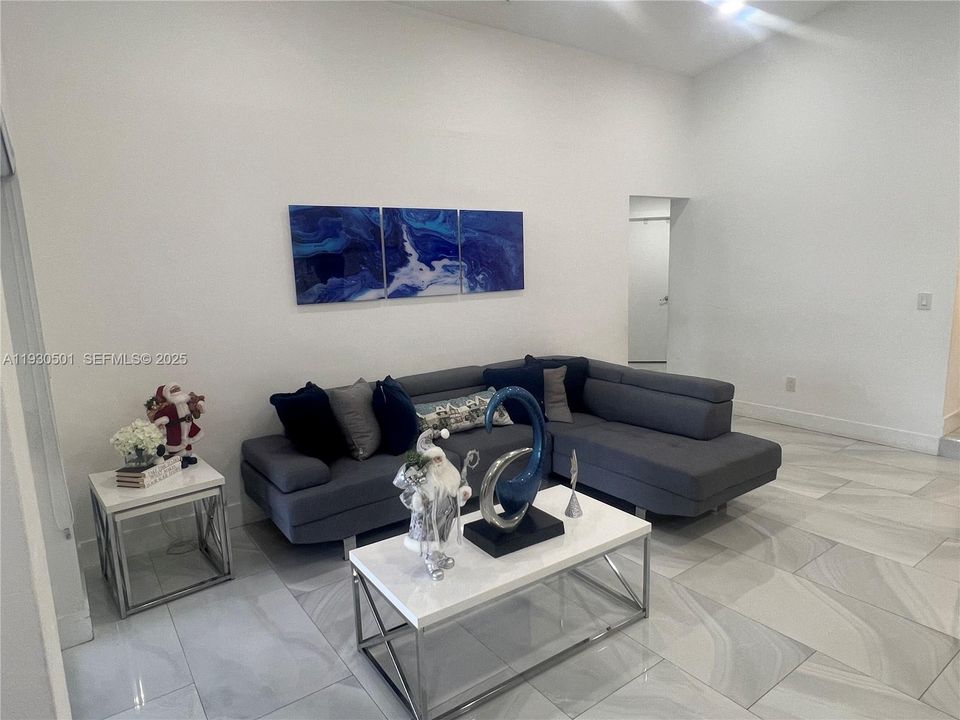 En Venta: $890,000 (3 camas, 2 baños, 1586 Pies cuadrados)