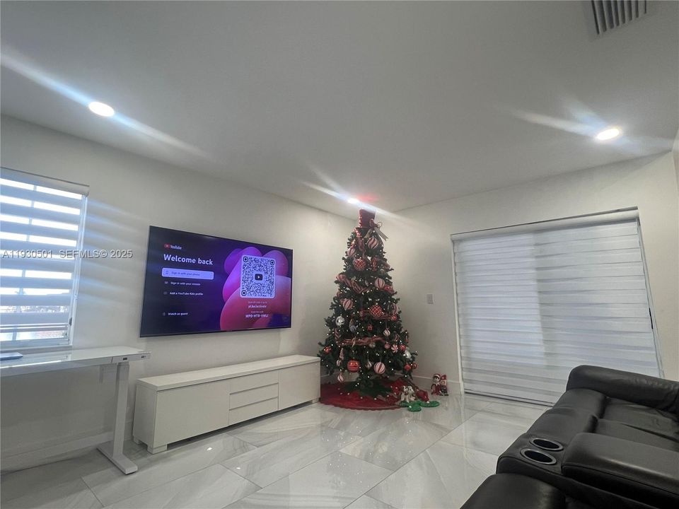 En Venta: $890,000 (3 camas, 2 baños, 1586 Pies cuadrados)