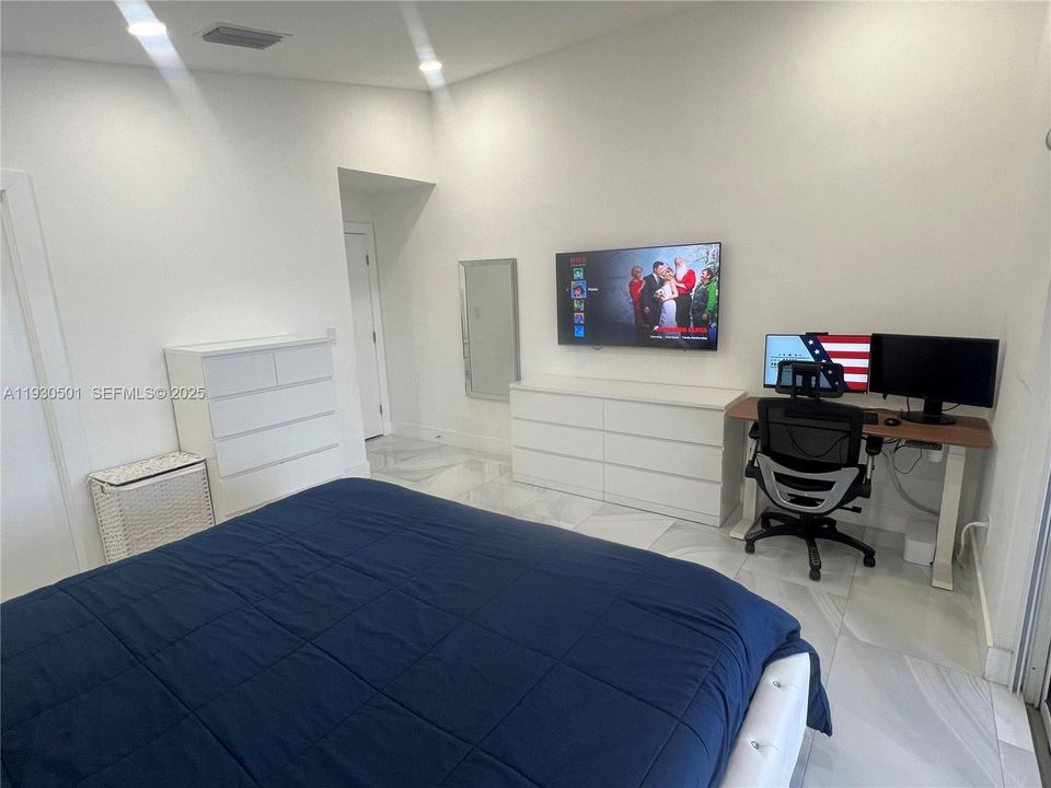 En Venta: $890,000 (3 camas, 2 baños, 1586 Pies cuadrados)