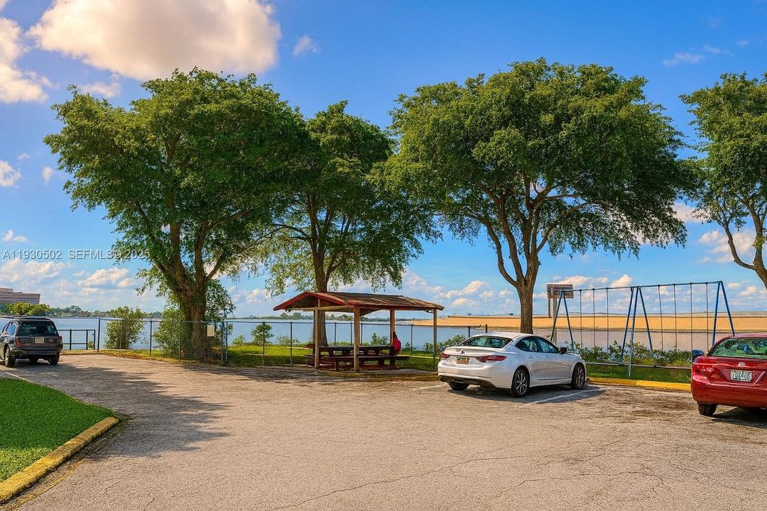 В аренду: $2,500 (2 спален, 2 ванн, 793 Квадратных фут)