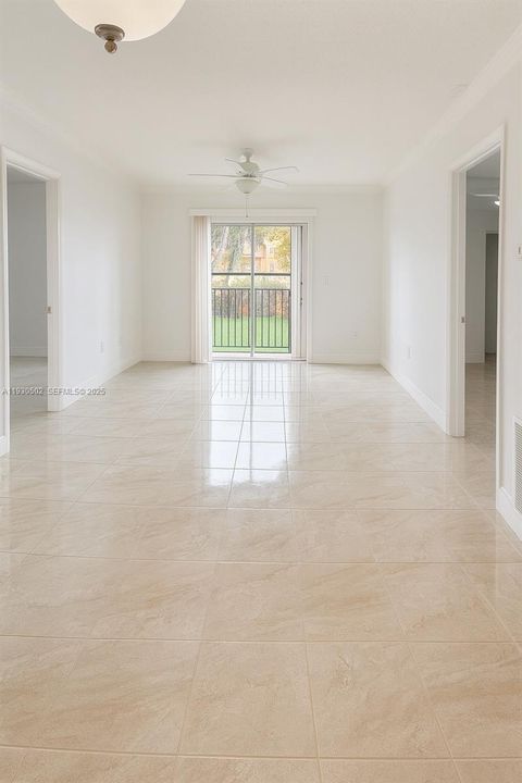 В аренду: $2,500 (2 спален, 2 ванн, 793 Квадратных фут)