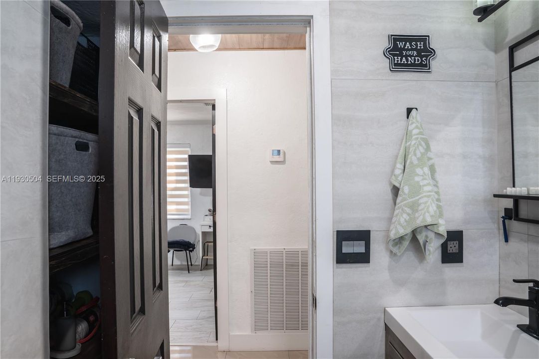 For Sale: $775,000 (3 beds, 3 baths, 1400 Square Feet)