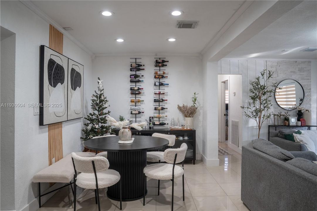 For Sale: $775,000 (3 beds, 3 baths, 1400 Square Feet)