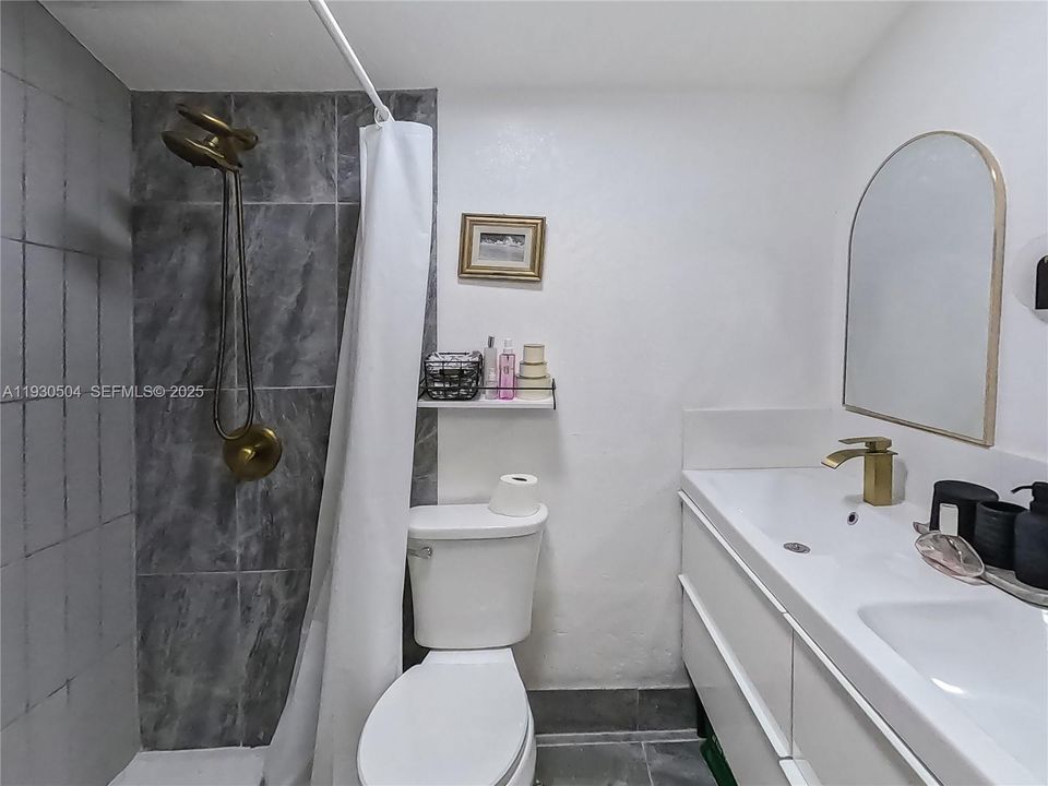 For Sale: $775,000 (3 beds, 3 baths, 1400 Square Feet)