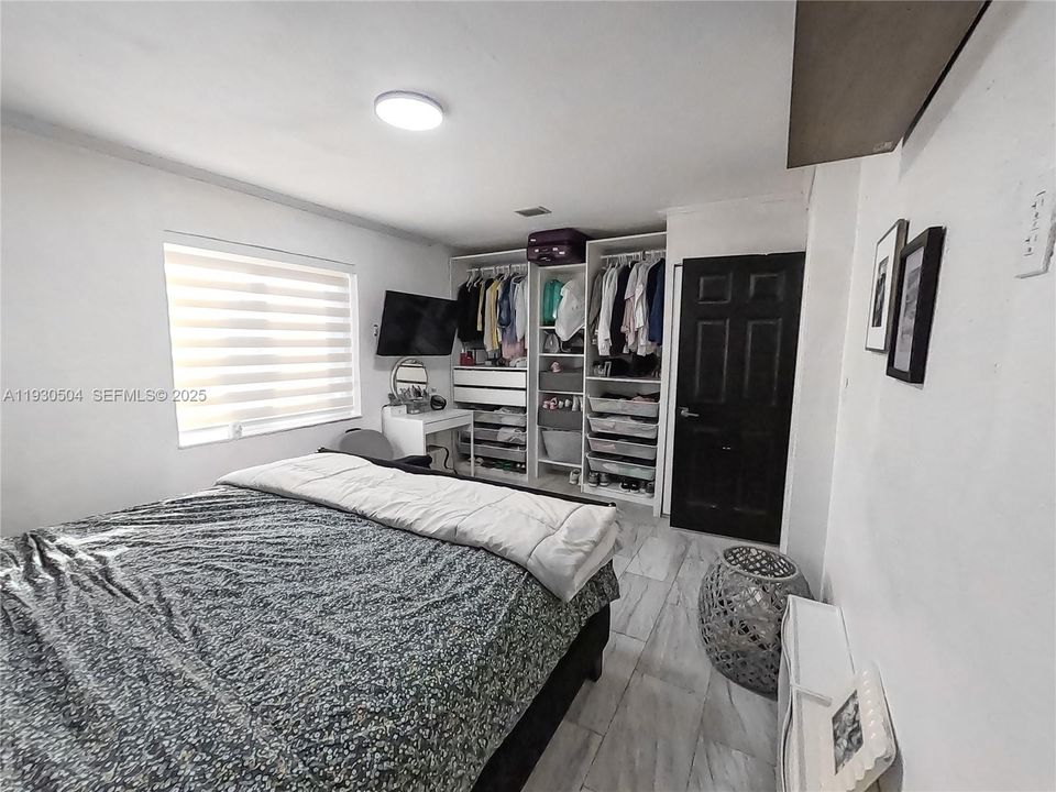 For Sale: $775,000 (3 beds, 3 baths, 1400 Square Feet)