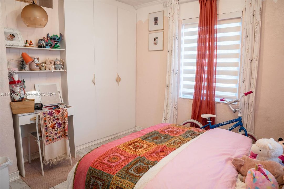 For Sale: $775,000 (3 beds, 3 baths, 1400 Square Feet)