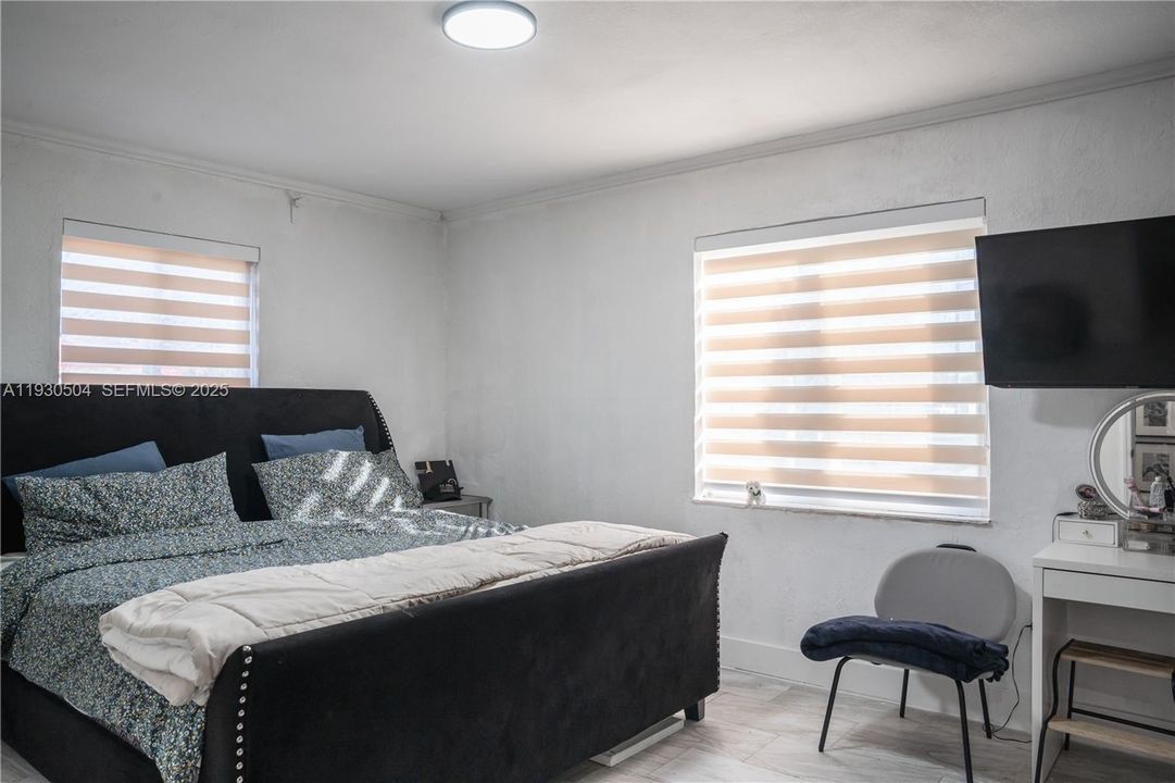 For Sale: $775,000 (3 beds, 3 baths, 1400 Square Feet)