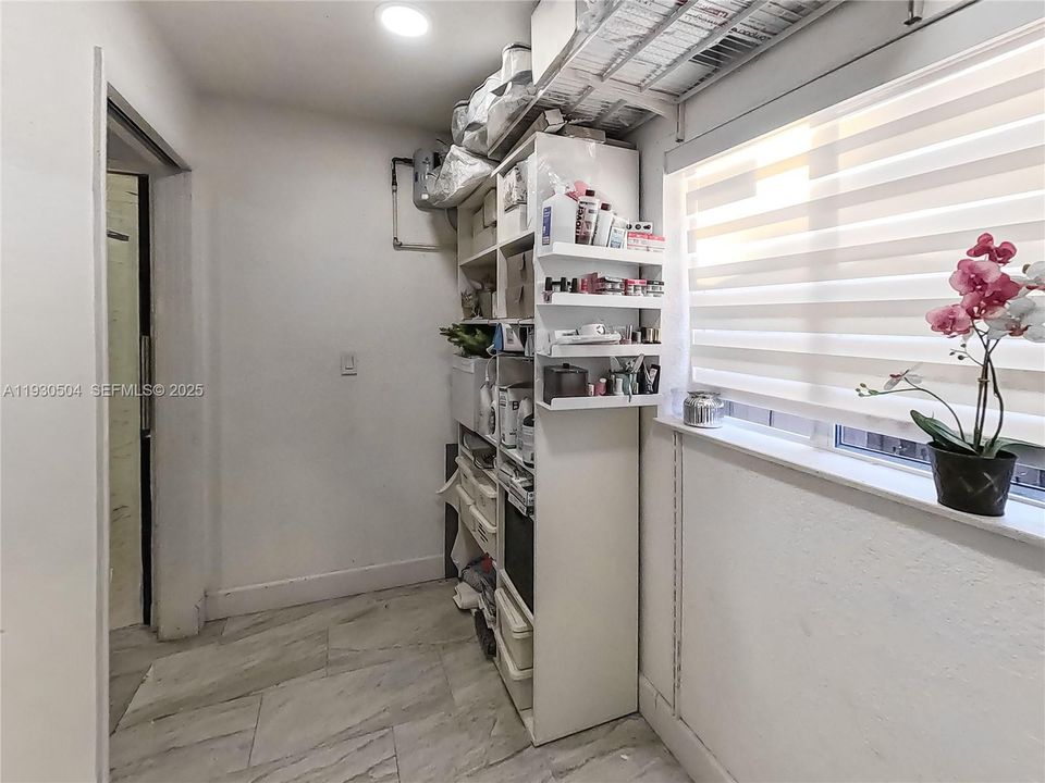 For Sale: $775,000 (3 beds, 3 baths, 1400 Square Feet)