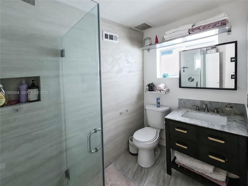 For Sale: $775,000 (3 beds, 3 baths, 1400 Square Feet)