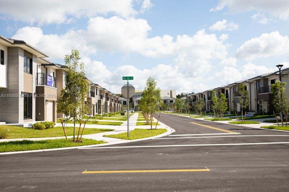 For Rent: $3,250 (5 beds, 4 baths, 2281 Square Feet)