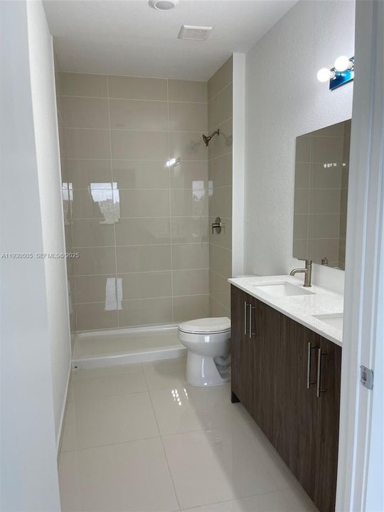 For Rent: $3,250 (5 beds, 4 baths, 2281 Square Feet)