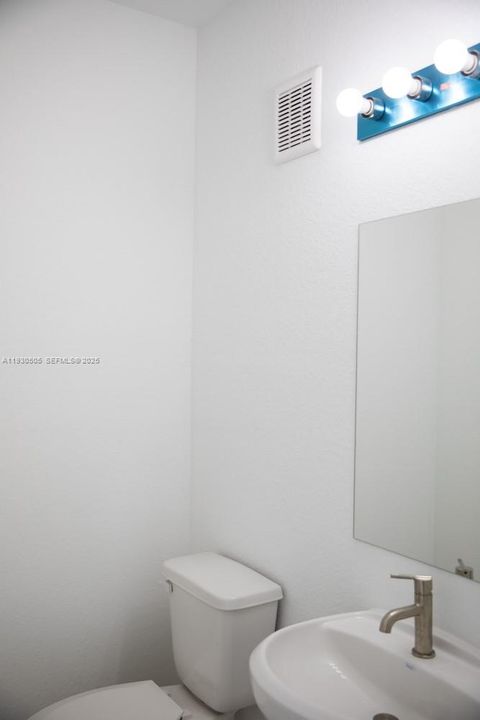 For Rent: $3,250 (5 beds, 4 baths, 2281 Square Feet)