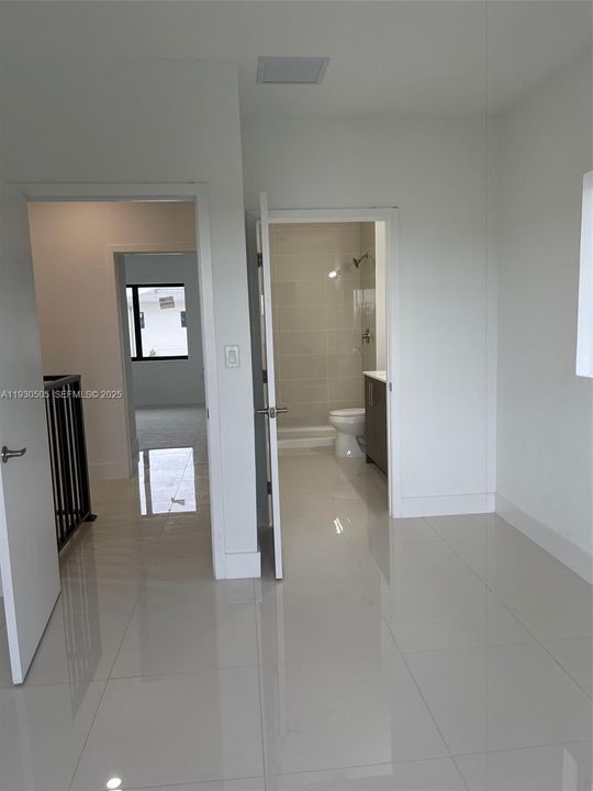 For Rent: $3,250 (5 beds, 4 baths, 2281 Square Feet)