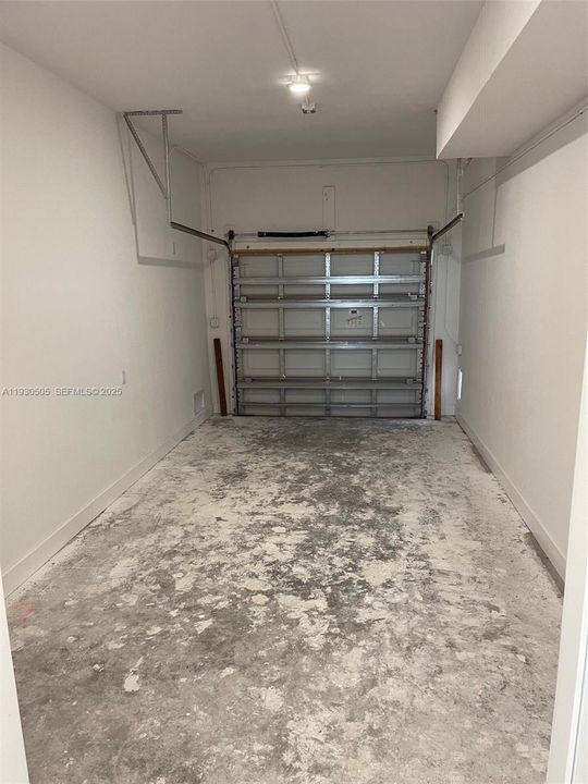 For Rent: $3,250 (5 beds, 4 baths, 2281 Square Feet)