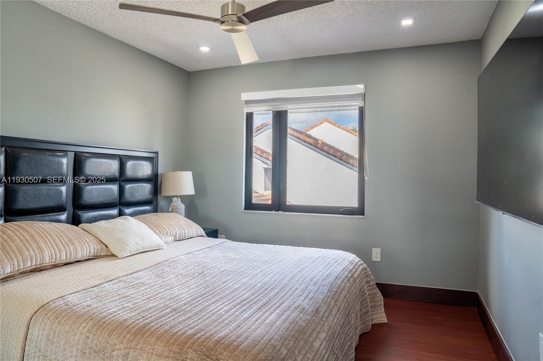 For Sale: $725,000 (4 beds, 3 baths, 1819 Square Feet)