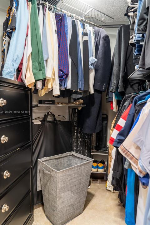 For Sale: $725,000 (4 beds, 3 baths, 1819 Square Feet)