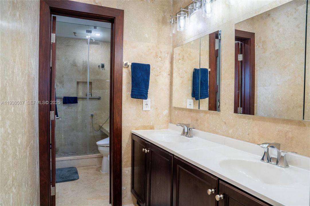 For Sale: $725,000 (4 beds, 3 baths, 1819 Square Feet)